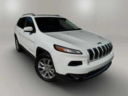 Used 2014 Jeep Cherokee Limited w/ Trailer Tow Group AWD/4WD image 2