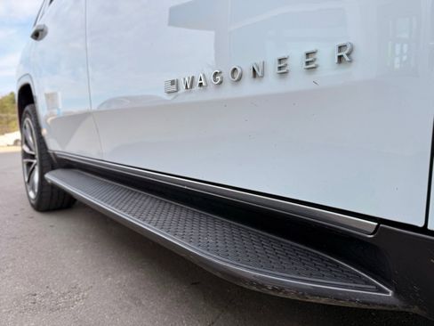 Used 2022 Jeep Wagoneer Series II w/ Premium Group I image 31