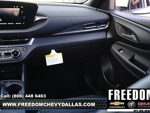 New 2026 Buick Envista Preferred image 30