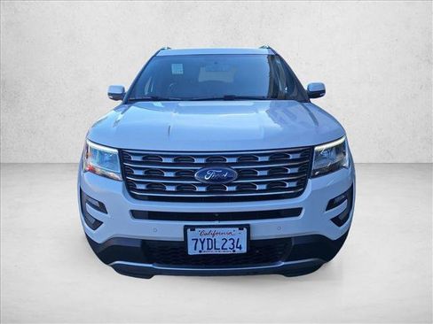 Used 2017 Ford Explorer Limited image 2