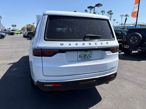 Used 2024 Jeep Wagoneer L Series II RWD image 19