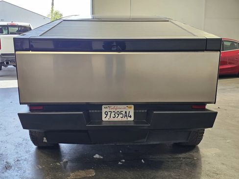Used 2024 Tesla Cybertruck AWD Crew Cab image 3