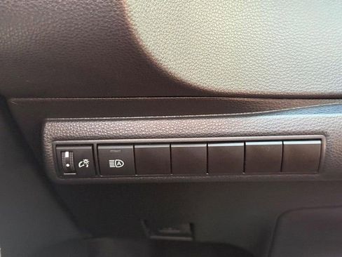 Used 2023 Toyota Corolla SE FWD image 29