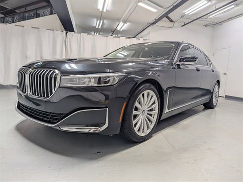 Used 2022 BMW 740i image 5