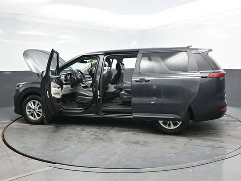 Used 2022 Kia Carnival LX FWD image 39
