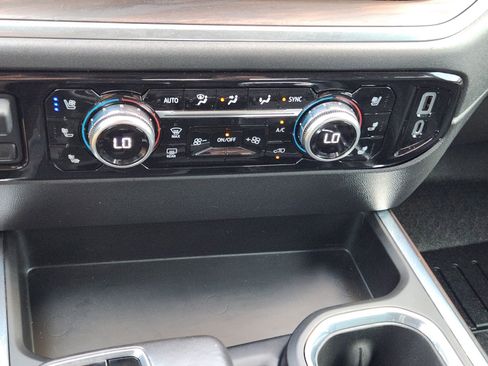 Used 2022 GMC Sierra 1500 SLT AWD/4WD image 15