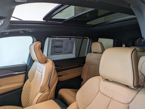 New 2025 Jeep Grand Cherokee L Summit w/ Advanced Protech Group IV image 20