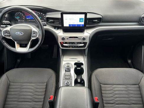 Certified 2021 Ford Explorer XLT w/ Class III Trailer Tow Package image 3