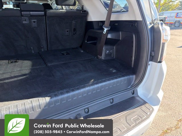 Used 2021 Toyota 4Runner SR5 AWD/4WD image 32