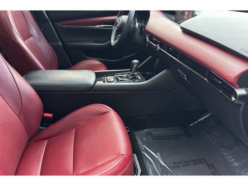 Used 2021 MAZDA MAZDA3 Hatchback w/Premium Plus Pkg image 17