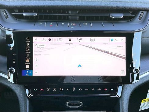 New 2026 Jeep Grand Cherokee Limited w/ Luxury Tech Group II AWD/4WD image 13