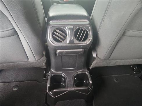 Used 2022 Jeep Wrangler Unlimited Sport AWD/4WD image 17