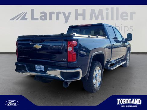 Used 2022 Chevrolet Silverado 2500 LTZ w/ LTZ Plus Package AWD/4WD image 5