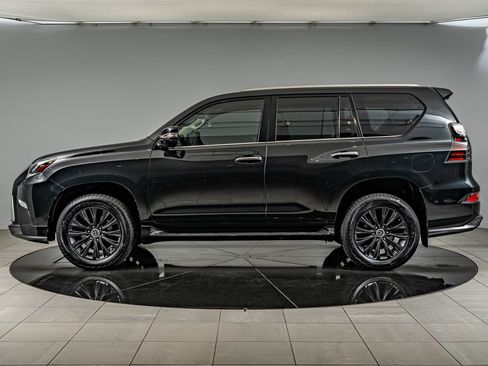 Used 2023 Lexus GX 460 Premium w/ Accessory Package AWD/4WD image 8