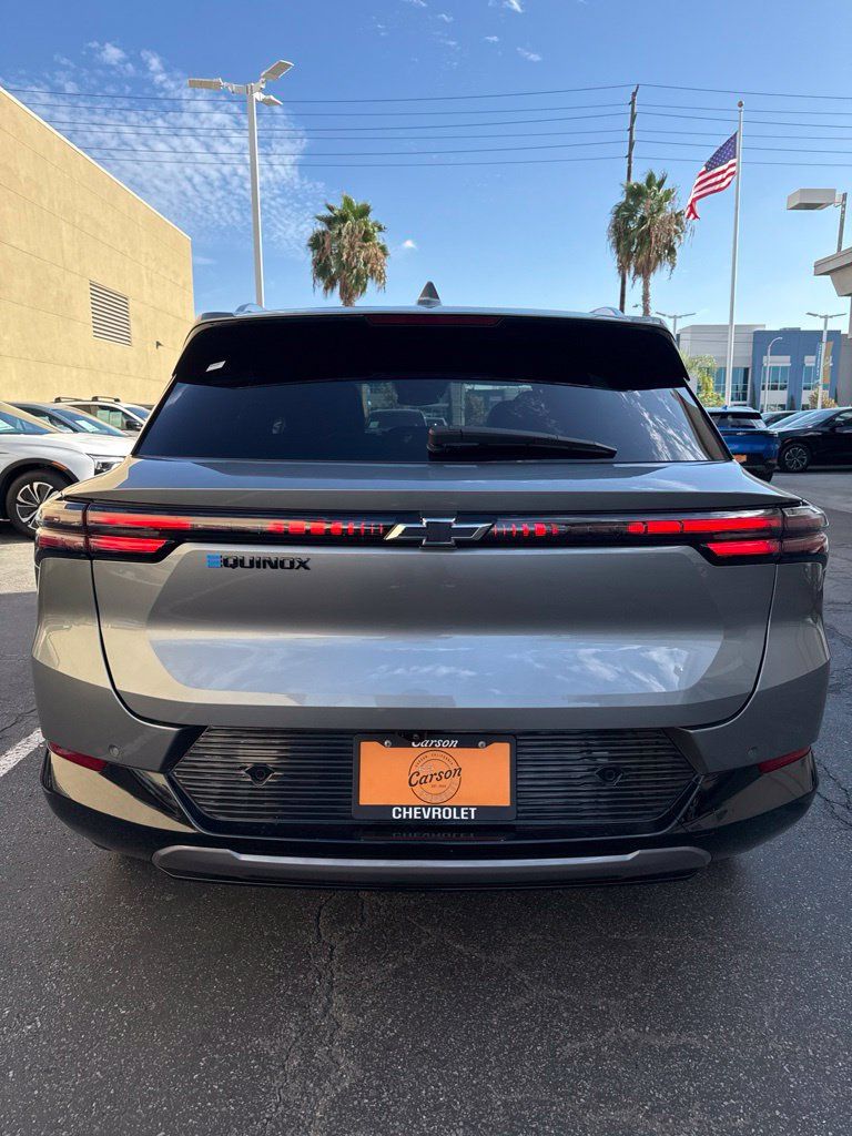 Used 2024 Chevrolet Equinox EV LT w/ LPO, Blackout Package FWD image 6