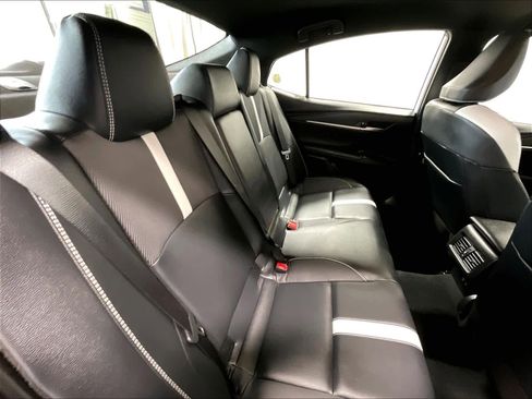 Used 2025 Toyota Camry SE image 16