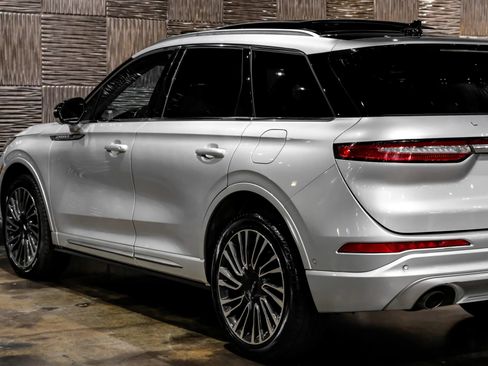 Used 2020 Lincoln Corsair Reserve w/ Equipment Group 201A image 17