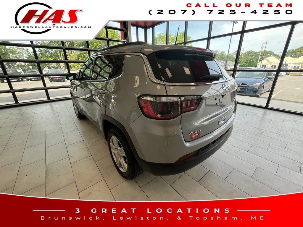 Used 2022 Jeep Compass Latitude AWD/4WD image 3