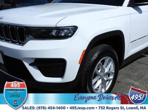 Used 2025 Jeep Grand Cherokee Laredo X AWD/4WD image 9