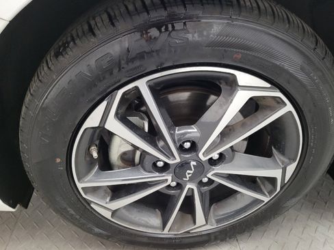 Used 2024 Kia Forte LXS image 31