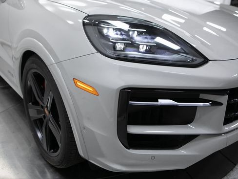 New 2026 Porsche Cayenne GTS image 12