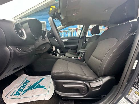 Used 2023 Kia Forte LXS image 12