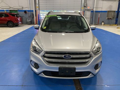 Used 2017 Ford Escape SE w/ SE Leather Comfort Package AWD/4WD image 2