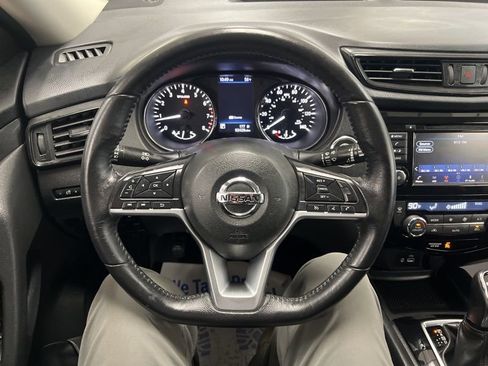 Used 2018 Nissan Rogue SV AWD/4WD image 24