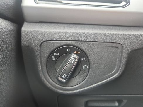 Used 2023 Volkswagen Atlas SE AWD/4WD image 24