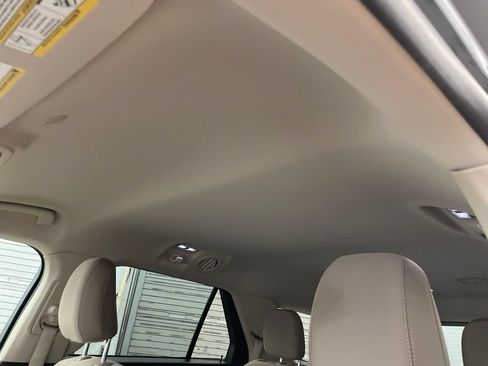 Used 2023 Ford Explorer XLT RWD image 18
