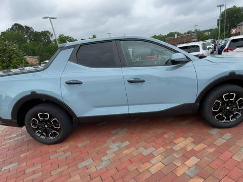 Used 2024 Hyundai Santa Cruz SEL FWD image 2