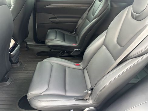 Used 2022 Tesla Model X image 13