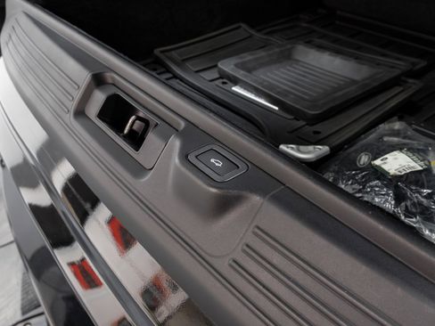 Used 2022 Land Rover Range Rover Autobiography image 38