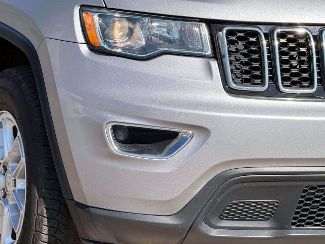 Certified 2020 Jeep Grand Cherokee Laredo w/ Security & Convenience Group AWD/4WD image 10