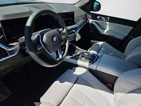 New 2026 BMW X5 xDrive40i w/ Parking Assistance Package AWD/4WD image 3