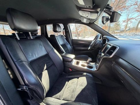Used 2017 Jeep Grand Cherokee Altitude image 11