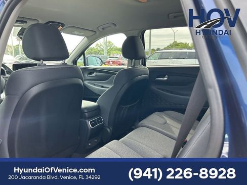 Used 2023 Hyundai Santa Fe SEL w/ Winter Weather Package image 9