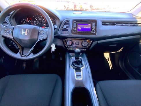 Used 2016 Honda HR-V LX image 14