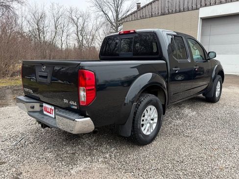 Used 2019 Nissan Frontier SV image 11