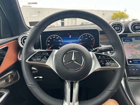 Used 2026 Mercedes-Benz GLC 300 4MATIC image 12