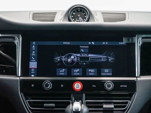 Certified 2026 Porsche Macan AWD/4WD image 20