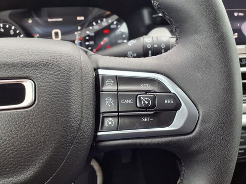 Used 2025 Jeep Compass Limited AWD/4WD image 14