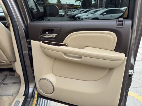 Used 2011 GMC Yukon XL Denali AWD/4WD image 25