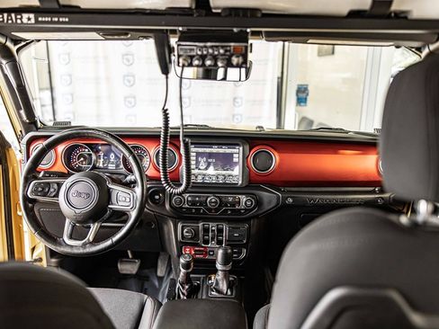 Used 2020 Jeep Wrangler Unlimited Rubicon w/ Dual Top Group image 34