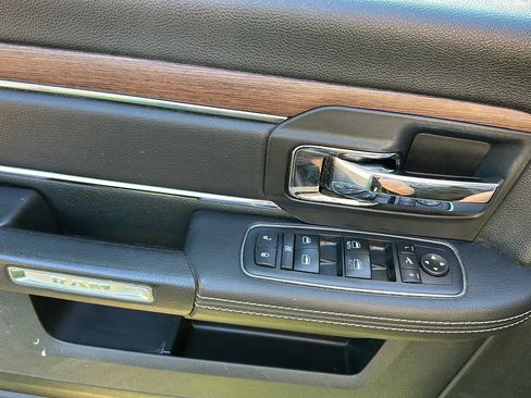 Used 2017 RAM 1500 Laramie AWD/4WD image 45