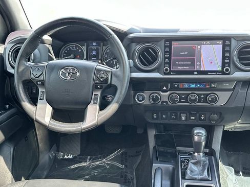Used 2023 Toyota Tacoma TRD Off-Road w/ TRD Premium Off Road Package AWD/4WD image 18