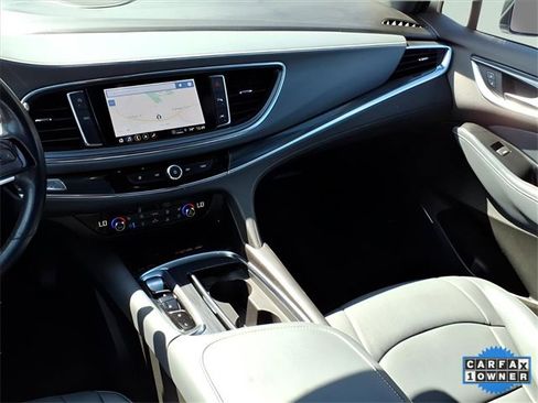 Used 2024 Buick Enclave Premium image 21