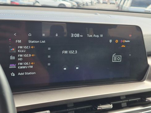 Used 2025 Kia Telluride S AWD/4WD image 23