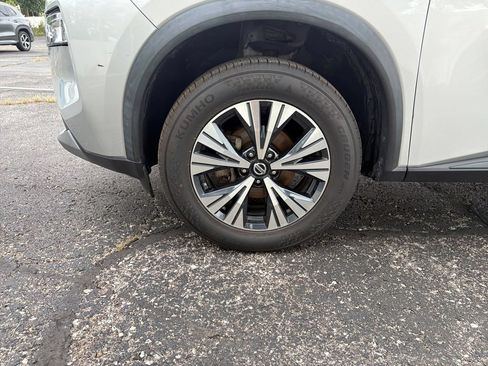 Used 2021 Nissan Rogue SV FWD image 27