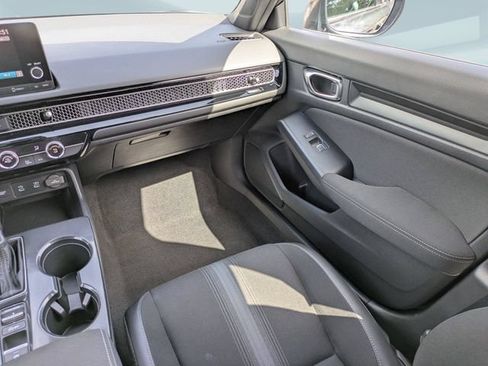 Used 2025 Honda Civic Sport image 17